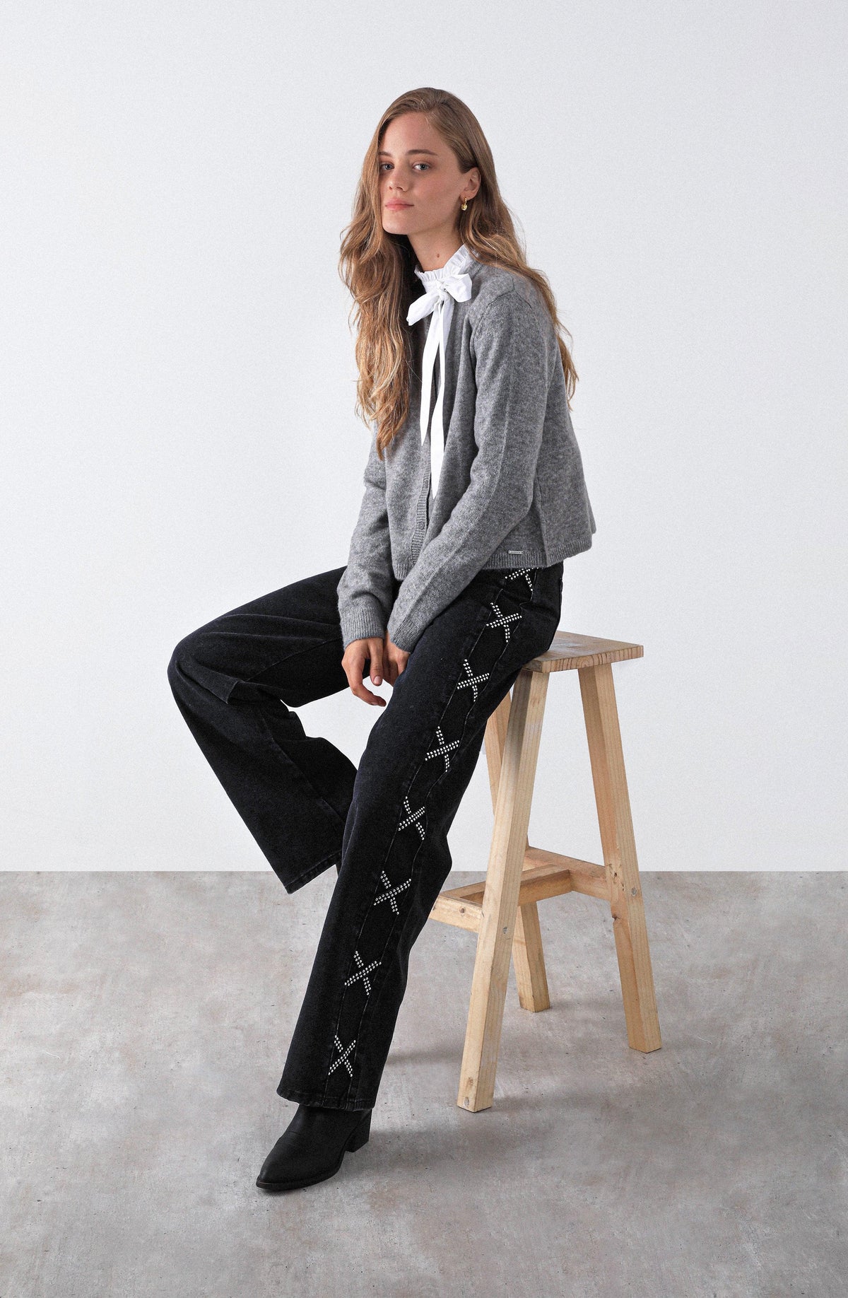 Pantalón Franja Lateral Tachas Black