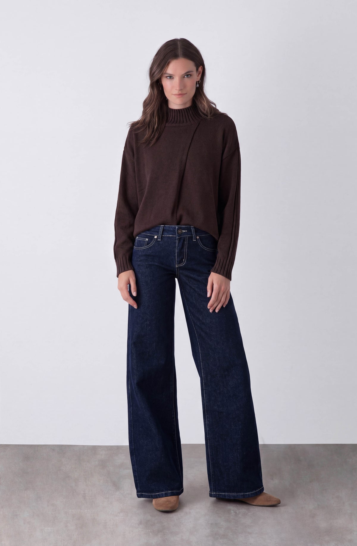 Pantalón Bordado Alas Tiro Bajo