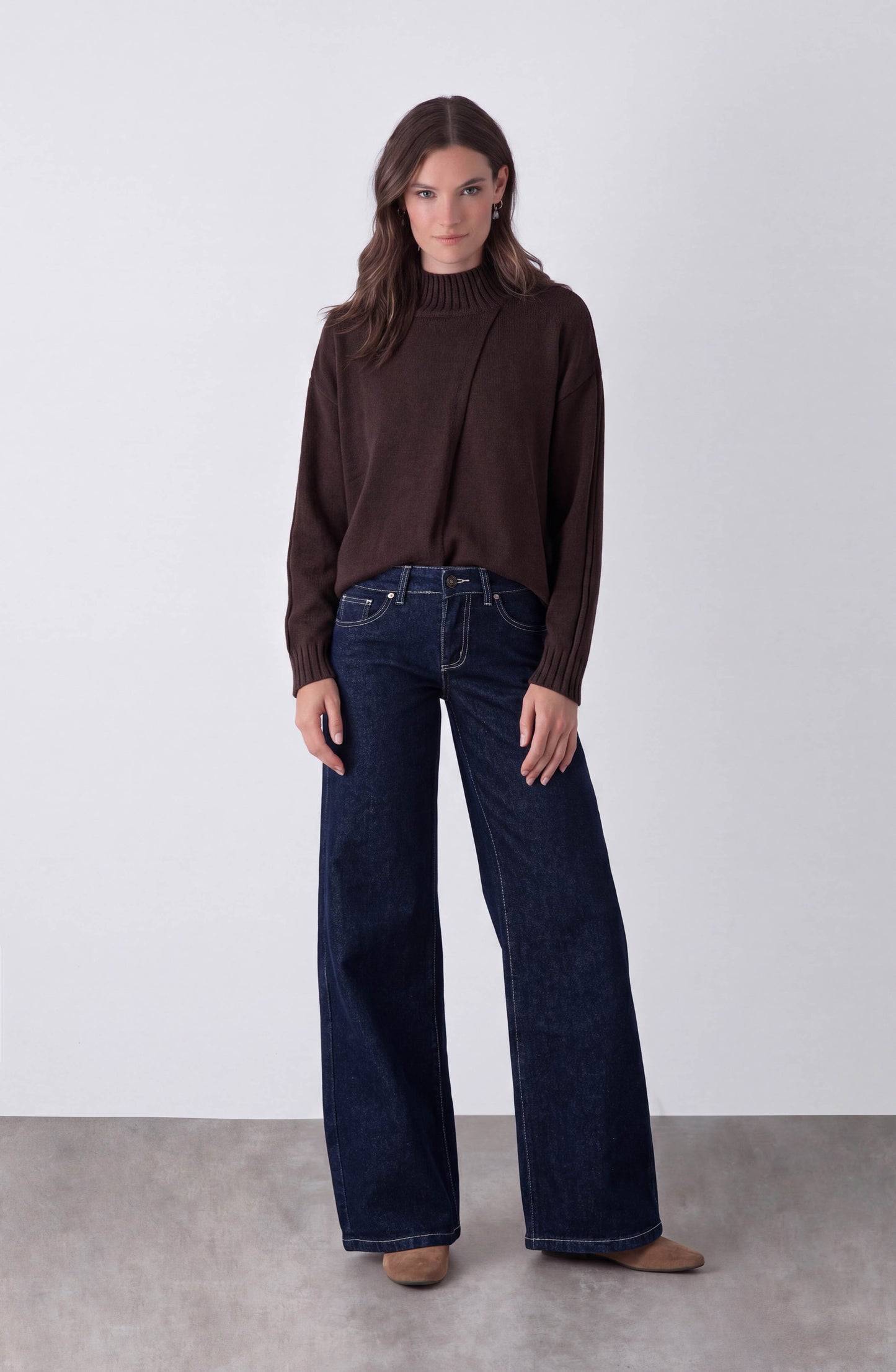 Pantalón Bordado Alas Tiro Bajo