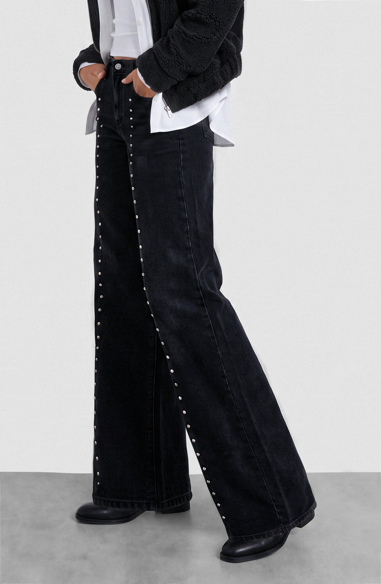 Pantalón Cortes Tachas Estrellas Grey