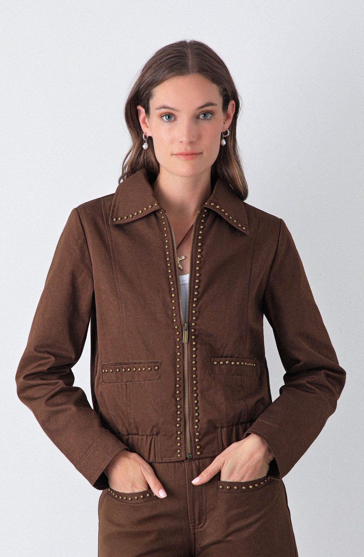 Campera Bomber Tachas Brown
