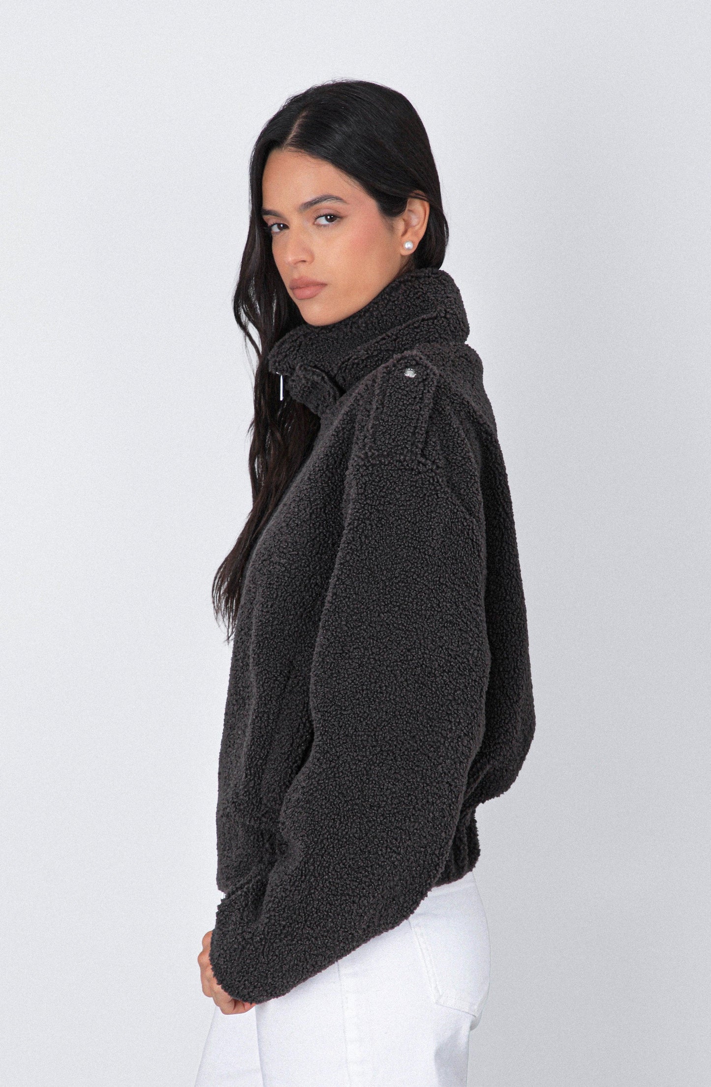 Corderito Cuello Funnel Black