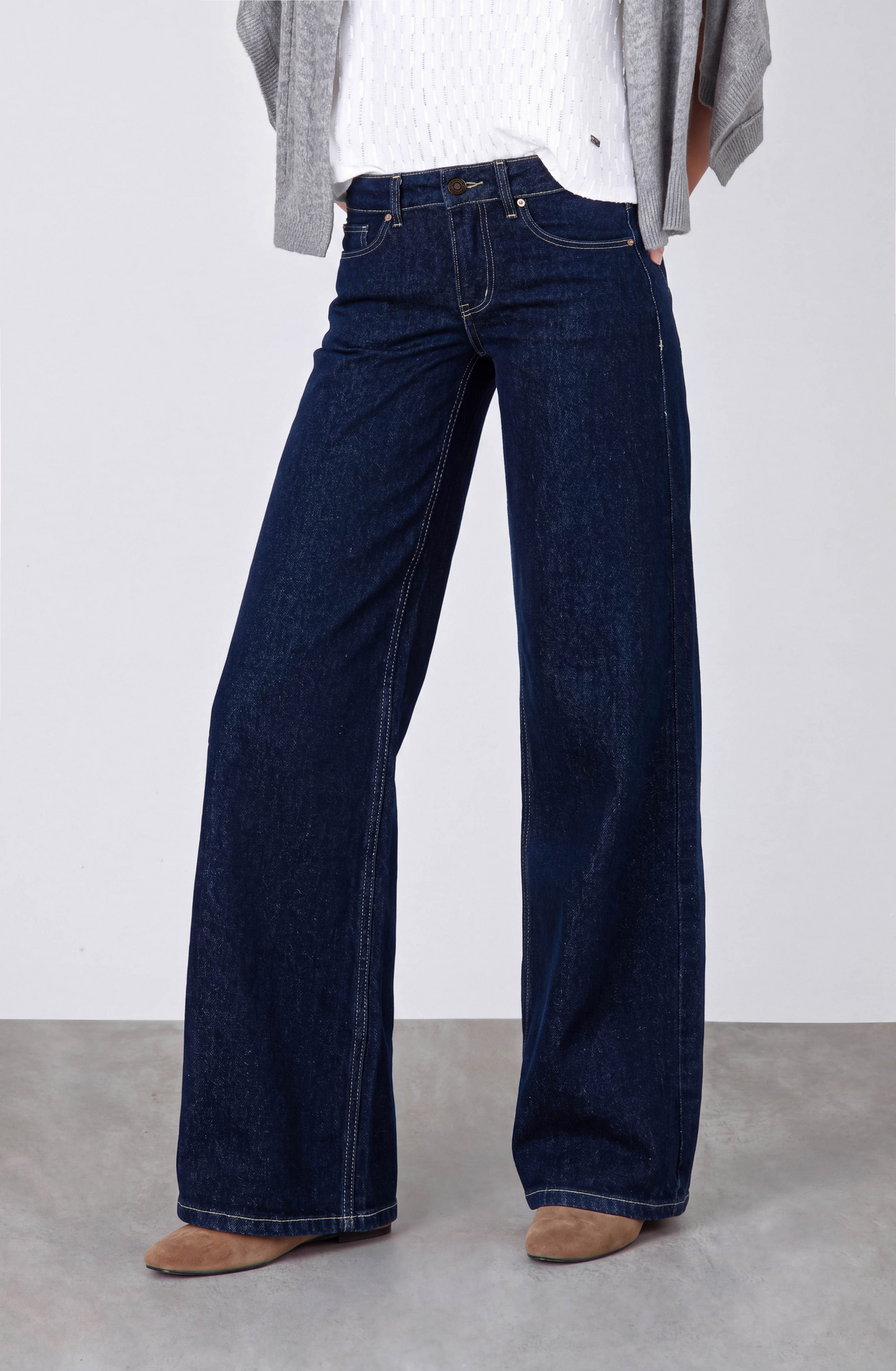 Pantalón Bordado Alas Tiro Bajo